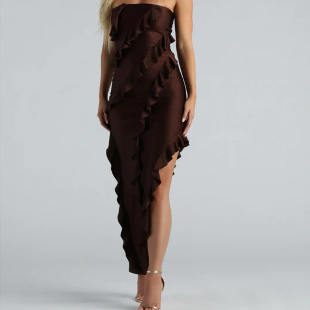 NWT || Windsor Shayna Formal Strapless Ruffled Long Dress